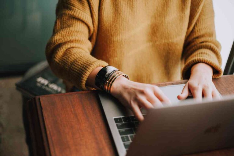Hur kan du förbättra din hälsa på jobbet? 8 tips
