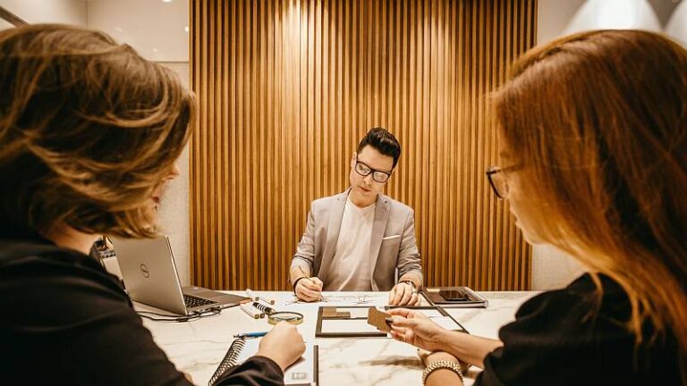 Hur kan man förhindra att man förlorar jobbet?