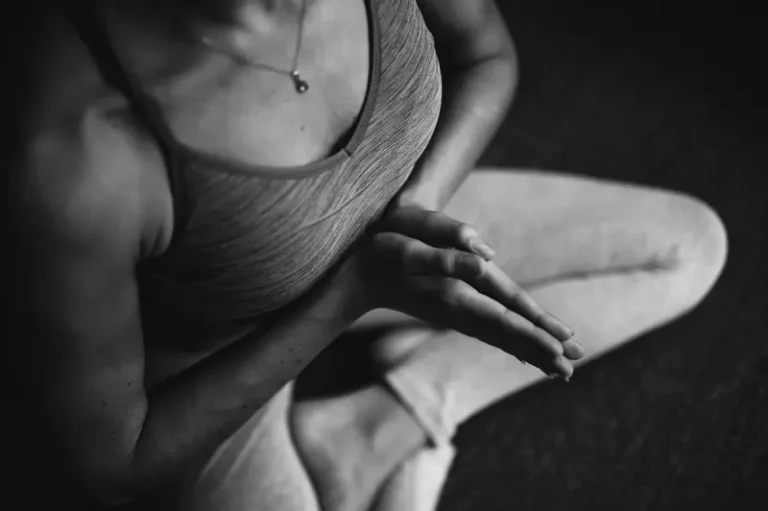 Yoga för en flexibel kropp: Slappna av och stärk musklerna utan ansträngning