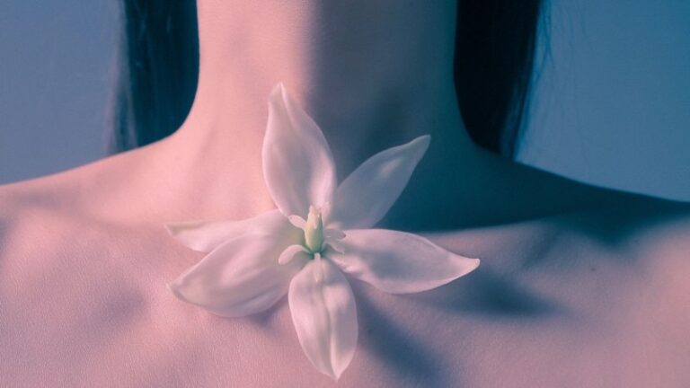 Affirmationer för halschakrat – manifestationer för det femte chakrat